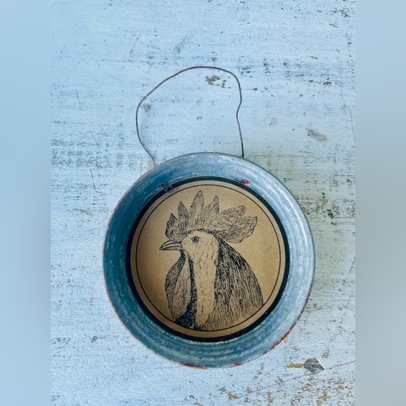 *Farm Faces Metal Jar Lid Rooster Ornament - Picture 7 of 10